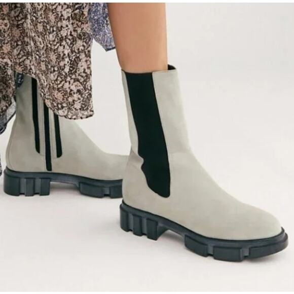 Free People Brooks Lug Sole Chelsea Boot Grey Suede Sz. 41 (US 11) - Picture 1 of 11